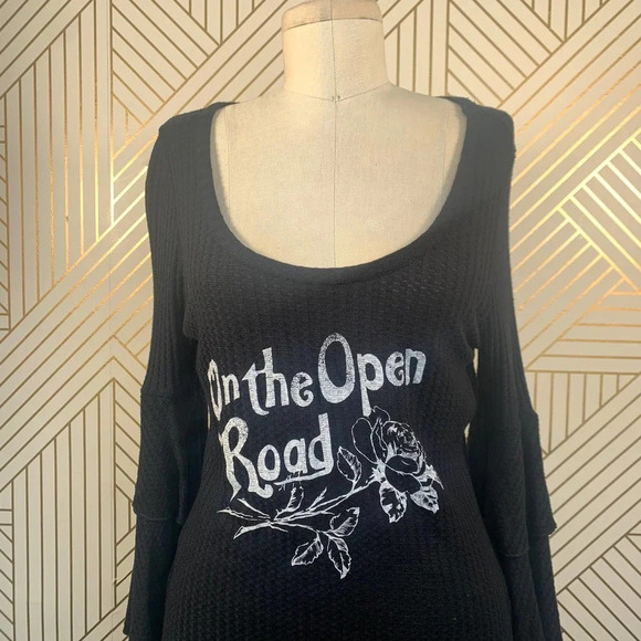 Chaser On‎ the Open Road Thermal Ruffle Sleeve Tee - Picture 4 of 11